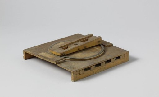 Model of a 20-cm Mortar on a Pivot