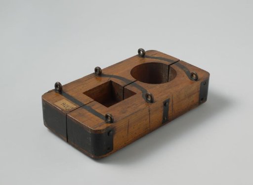 Model of a Mast Cap