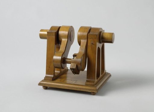 Model of a Disengaging Gear for Paddle Wheels