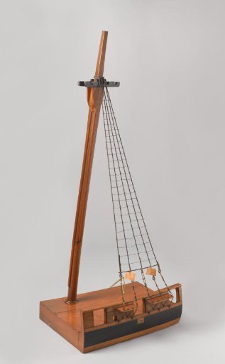 Model of a Mainmast with Turnbuckles and Pinion Jack