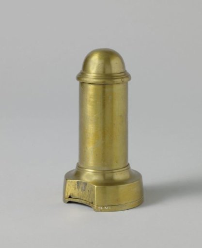 Rain Cap for the Elevating Screw of a Carronade