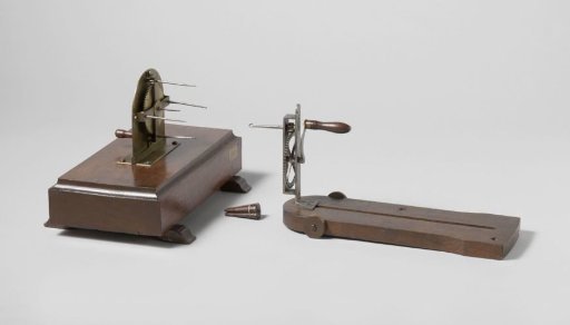 Spinning pole, sledge, and head for rope making