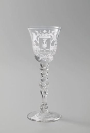 Wine glass with the coat of arms of Vlissingen