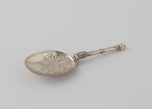 Cutlery, combination of spoon and foldable fork