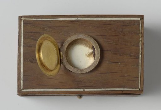 Oak box with mementos of Jan van Speijk
