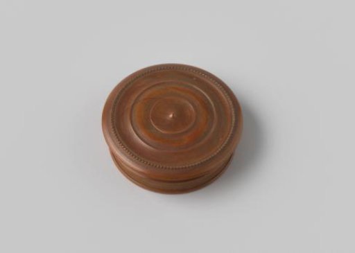 Box belonging to a tin medal