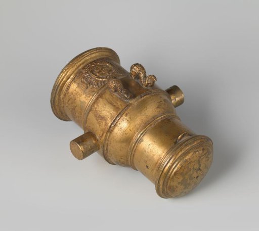 Mortar of bronze with the coat of arms of the Pauw family