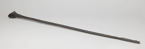 Shipwright's auger with a hollowed-out spoon, a handle with a round cross-section and protruding wings