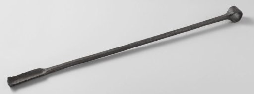 Shipwright's auger with a large spoon and a handle with a round cross-section
