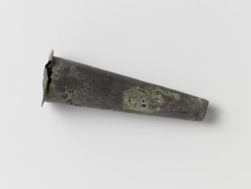 Musket measure, fragment consisting of a brass casing with base