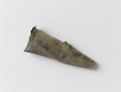 Musket measure, leather casing with lugs