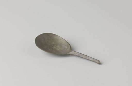 Spoon with oval bowl and straight stem with a rhombic cross-section