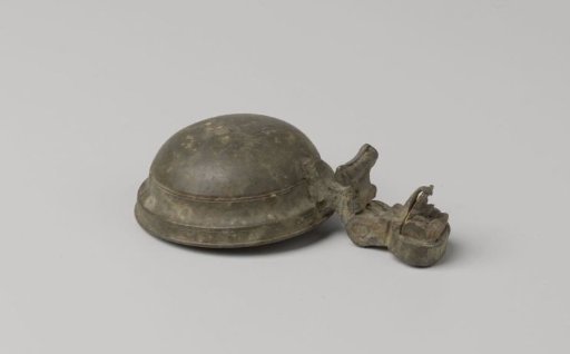 Lid of a tin flap-can or jug