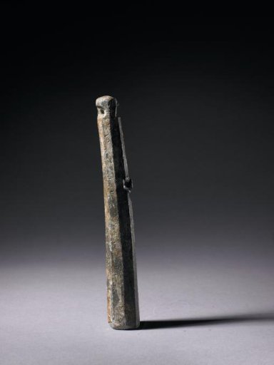 Hand lead with an octagonal elongated cone