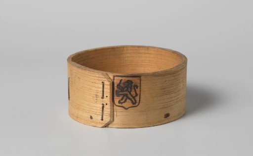 Wooden grain measure.