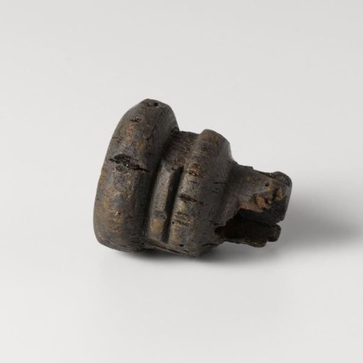 Grape or round knob of a brace