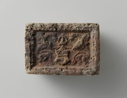 Hearthstone with a coat of arms with an imperial crown, two large griffins as supporters