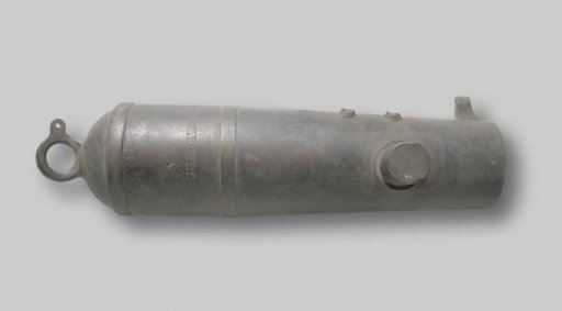 Bronze muzzle-loading cannon, right rear part