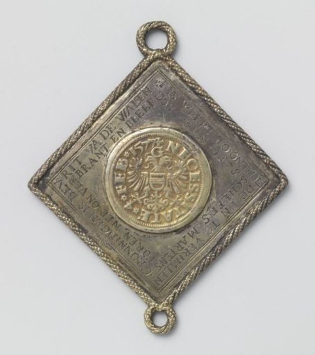 King's daalder, emergency coin from Groningen, struck during the siege to pay arrears of wages to the garrison, incorporated into a commemorative medal