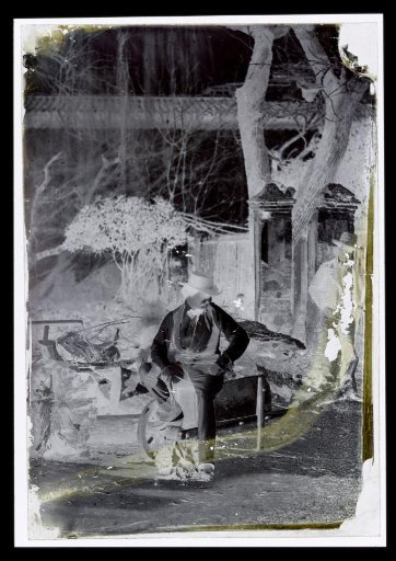 Two men in a garden, presumably in Rome