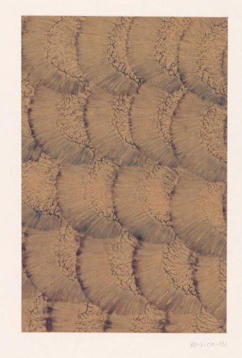 Starched paper with comb-like motif in purple on yellow-brown paper