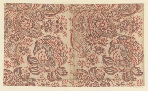 Sheet with regular pattern of flowers with large fruits