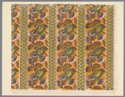 Sheet with a band pattern with flowers alternating with a geometric border