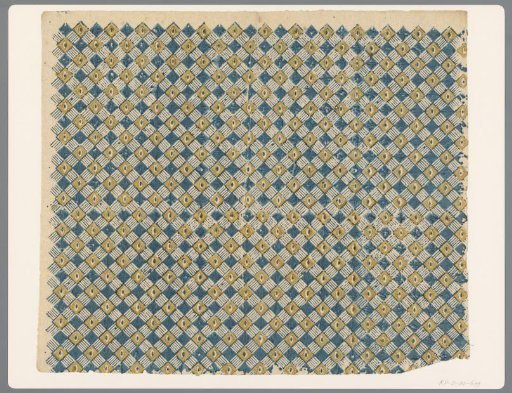 Sheet with diamond pattern with oval motif