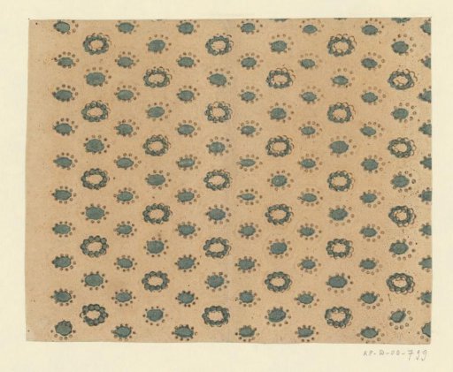 Sheet with alternating scattered pattern of floral motifs