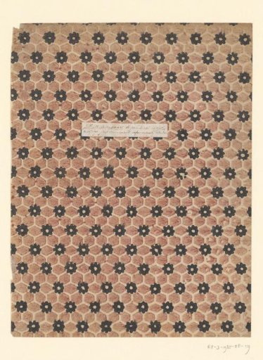 Sheet with a scattered pattern of flowers on a line grid