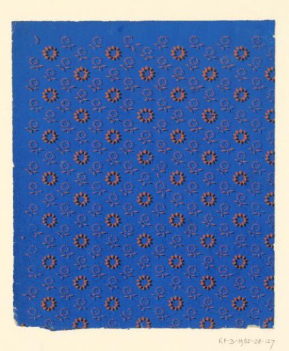 Sheet with an alternating scattered pattern of large and small flowers