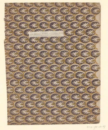 Sheet with band pattern of cut-out leaf motif in an oval
