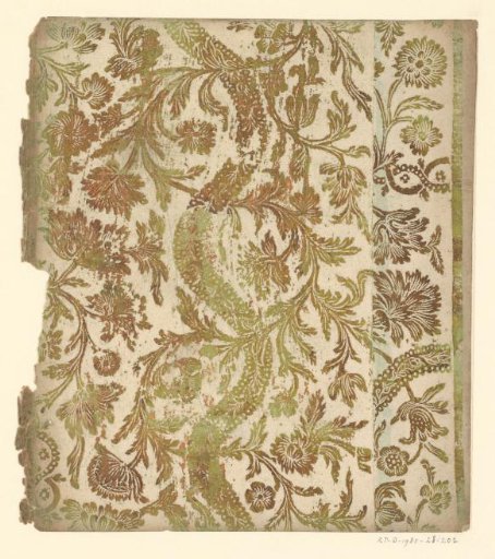 Sheet with winding vines with flowers