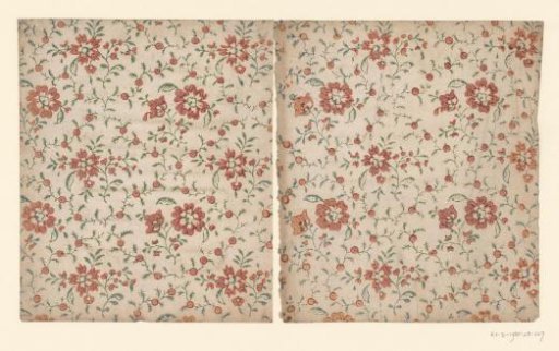 Sheet with scattered pattern of flowers with small fruits