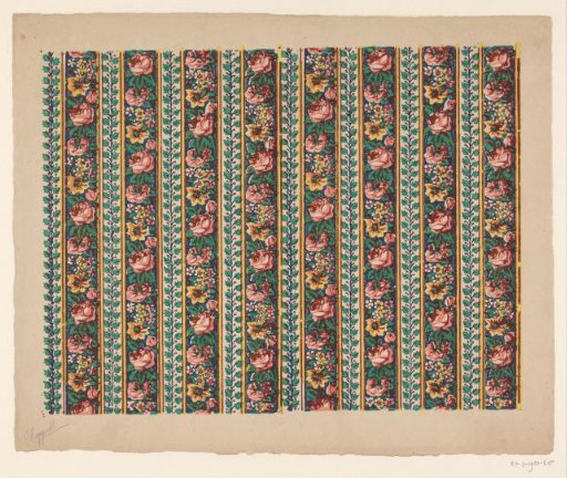 Sheet with a banded pattern with flowers