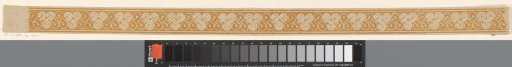 Border decoration with a pattern of braided ornaments