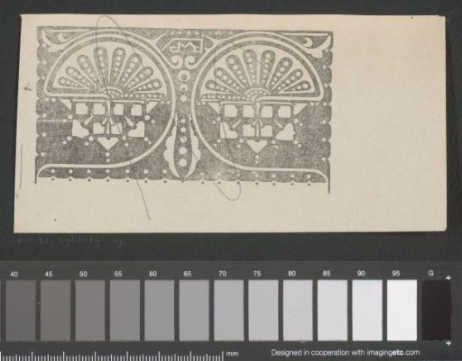Pattern with half-circles