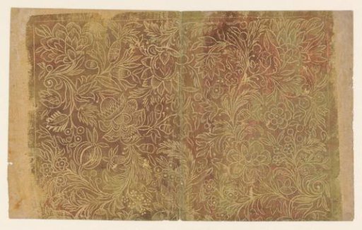 Sheet with a pattern of vines with flowers and fruits