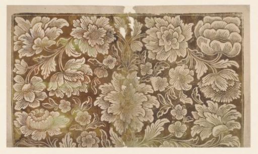 Sheet with a scattered pattern of large flowers