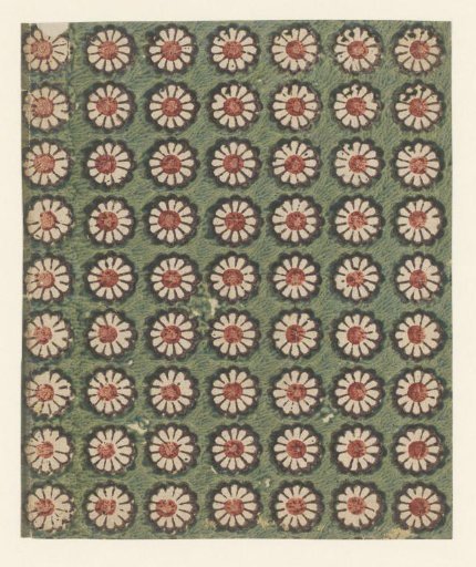 Sheet with a scattered pattern of daisies