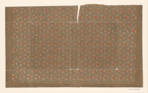 Sheet with a strew pattern of a grape cluster between dotted lines