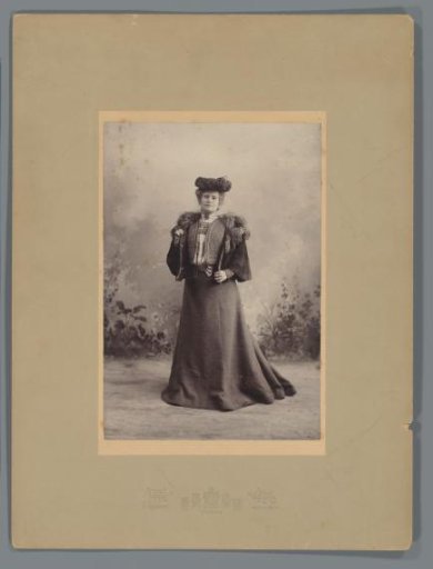 Standing studio portrait of Jeannette Bouman-de Lange