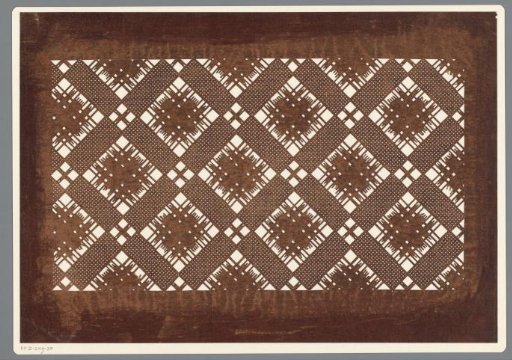 Template with checkered pattern