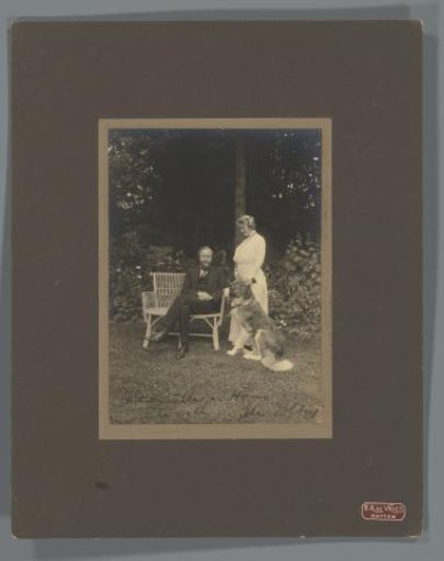 Jeannette and Hans de Lange in the garden of De Polberg