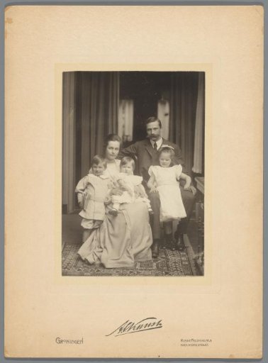 Family portrait of the Van der Waals family