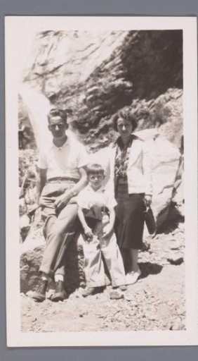 Group portrait of Willem and Mildred Jonker and their son