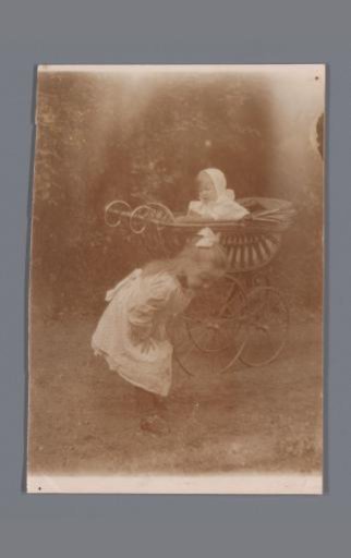 Portrait of two unknown girls