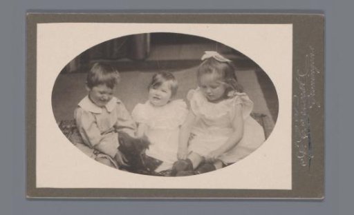 Group portrait of Johanna Geertruida, Johannes Diderik, and Anne Madeleine van der Waals