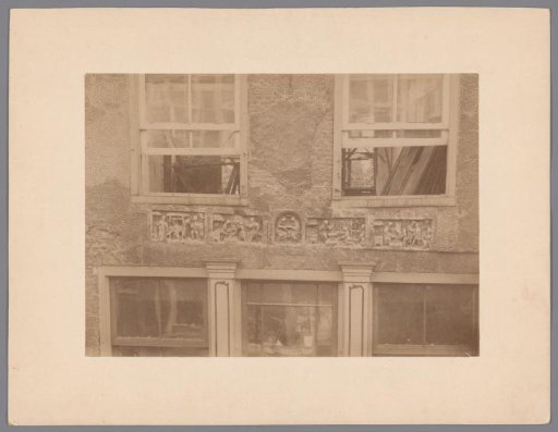 Relief on the façade of a house in the Westluidensestraat in Tiel