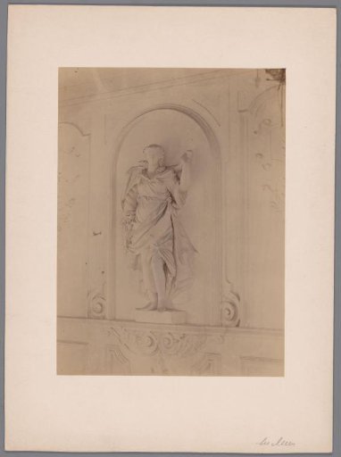 Statue of a woman at Huis ter Meer in Maarssen